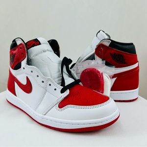 NWOT!! Jordan 1 Retro High OG Heritage White Black Red